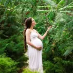 pregnant-woman-white-dress (1)