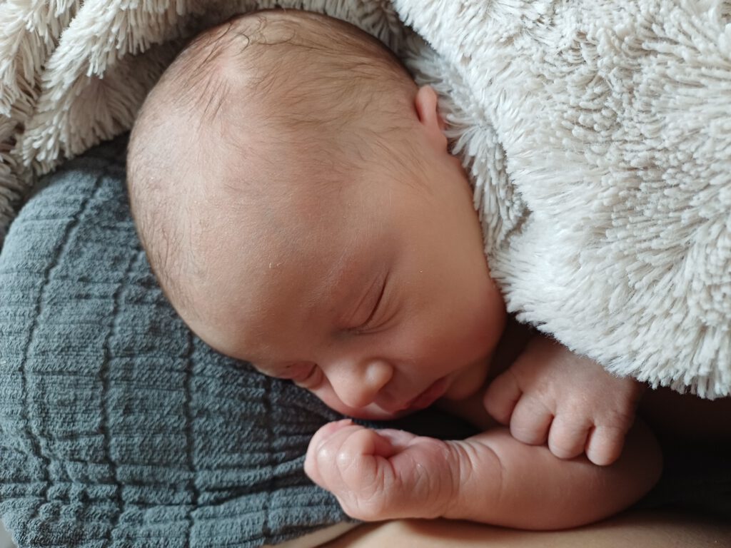 Hebamme Saskia de Koning Neugeborene Mia